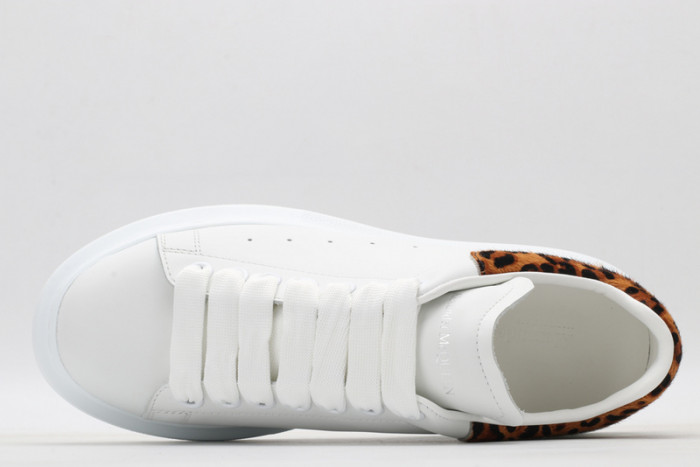 Ale*d*r M*Q*en E2722