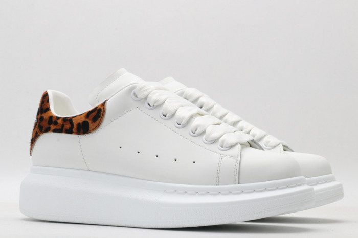 Ale*d*r M*Q*en E2722