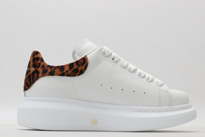 Ale*d*r M*Q*en E2722