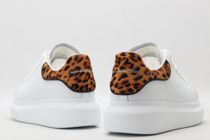 Ale*d*r M*Q*en E2722