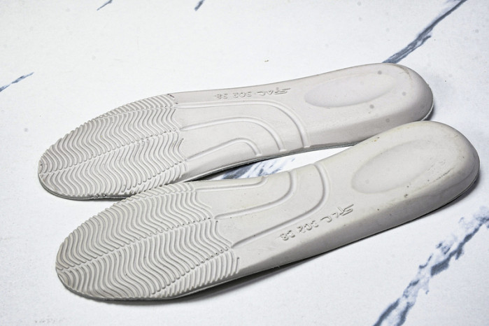 Ale*d*r M*Q*en E2725