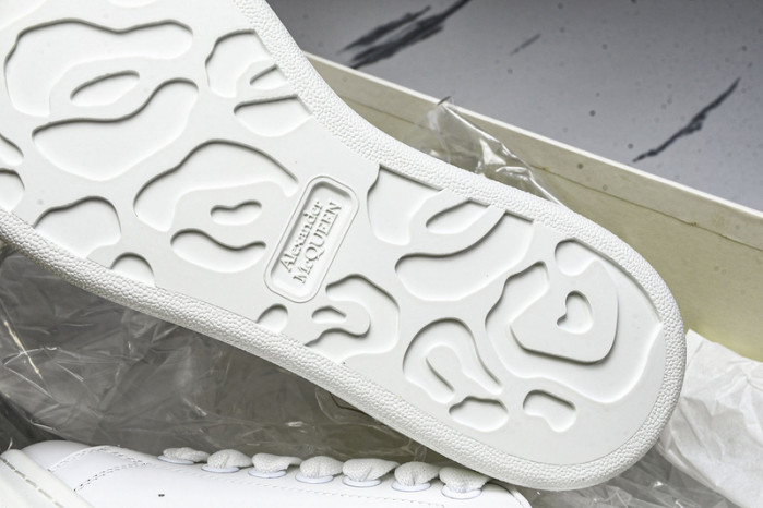 Ale*d*r M*Q*en E2725