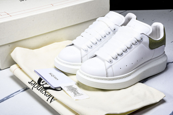 Ale*d*r M*Q*en E2725