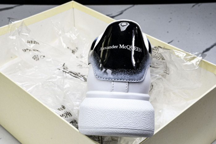 Ale*d*r M*Q*en E2726