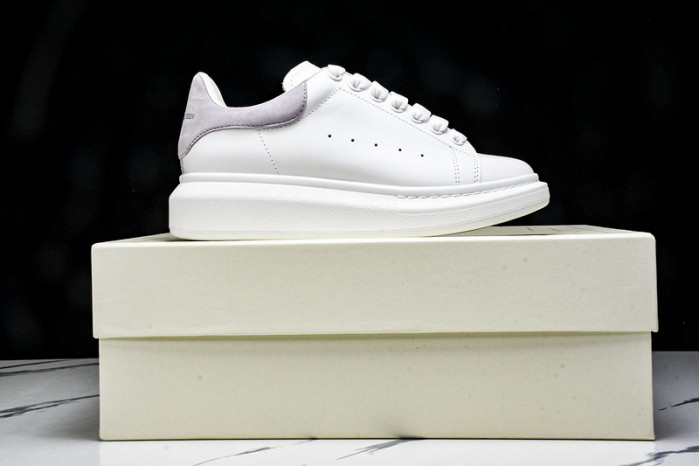 Ale*d*r M*Q*en E2727