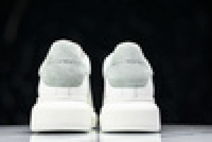 Ale*d*r M*Q*en E2728