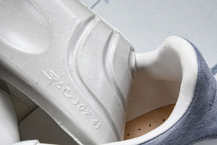 Ale*d*r M*Q*en E2729