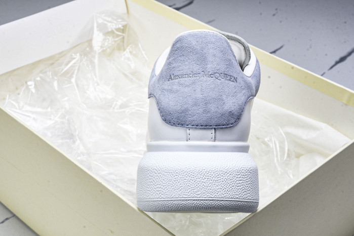 Ale*d*r M*Q*en E2729