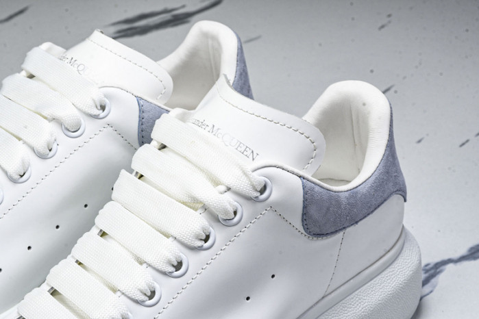 Ale*d*r M*Q*en E2729