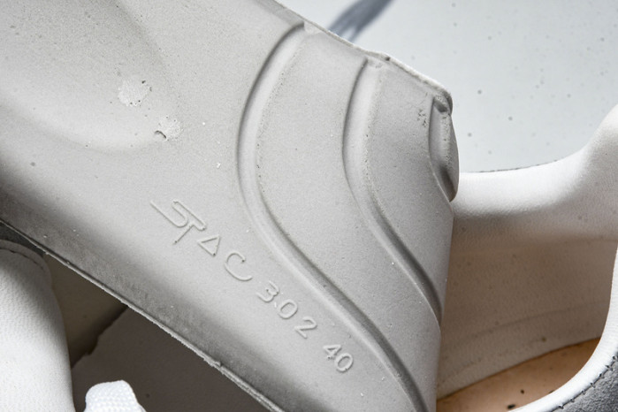 Ale*d*r M*Q*en E2730