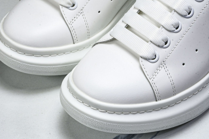 Ale*d*r M*Q*en E2730