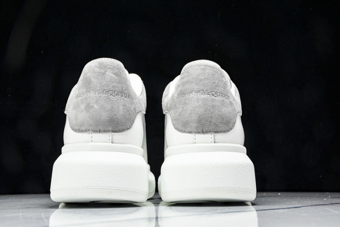 Ale*d*r M*Q*en E2730