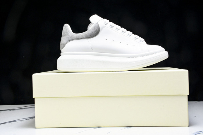 Ale*d*r M*Q*en E2730