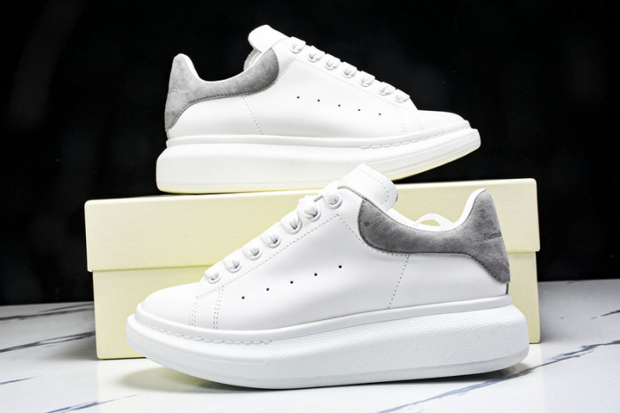 Ale*d*r M*Q*en E2730