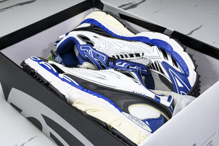 Off-White c/o Virgil Abloh