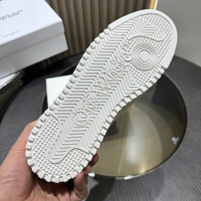 Off-White c/o Virgil Abloh