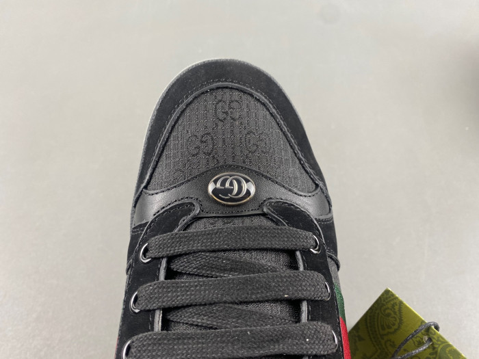 G*u*i ACE EMBROIDERED LOW-TOP SNEAKER G111