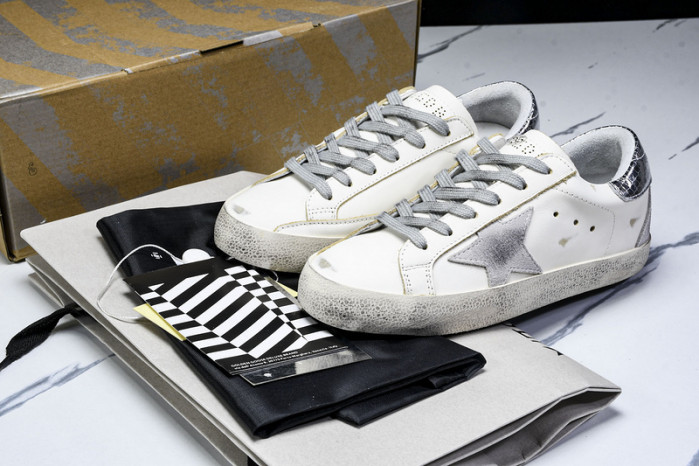 Golden Go*e S*per-Star SNEAKER GG08