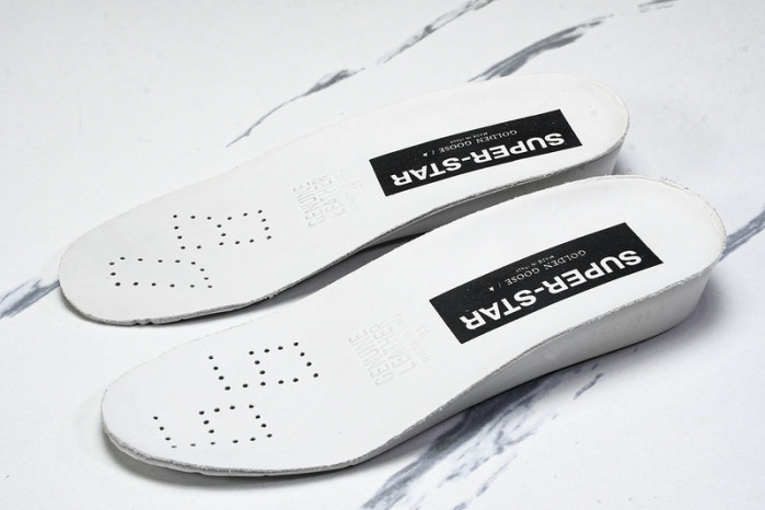 Golden Go*e S*per-Star SNEAKER GG09