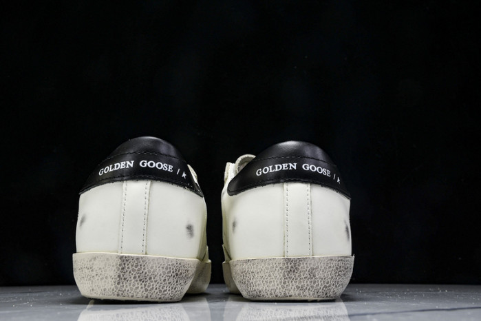 Golden Go*e S*per-Star SNEAKER GG09