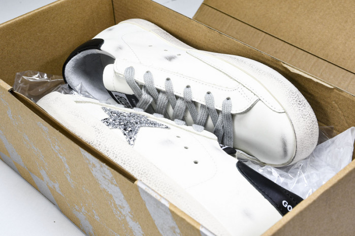 Golden Go*e S*per-Star SNEAKER GG09