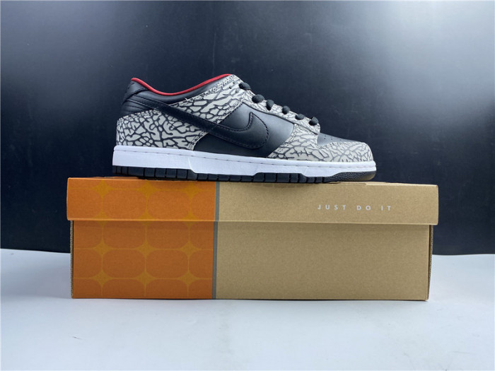 S*p*e × Nike SB Dunk Low “Black Cement 304292-131