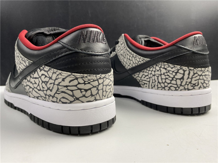 S*p*e × Nike SB Dunk Low “Black Cement 304292-131