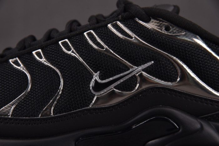 Nike Air Max Plus SE "Black & Metallic Silver" | HJ9743-001