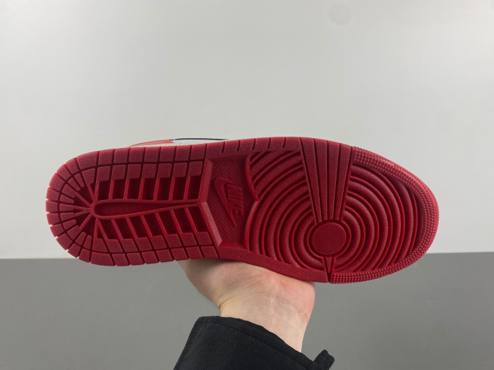 Jordan 1 Low OG "Chicago"HQ6998-600