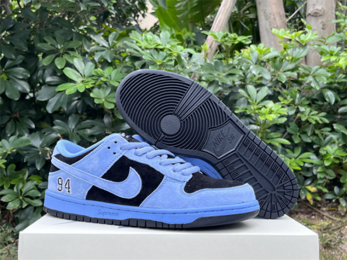 S*prem* x Nike SB Dunk Low Ocean Fog HQ8487-400