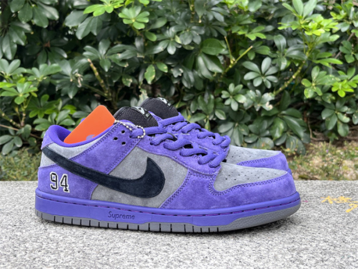 S*prem* x Nike SB Dunk Low OG QS "Ink" HQ8487-500