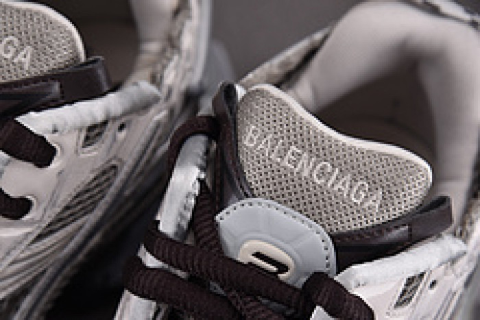 Ba*len*cia*ga Runner 772774 W3RMU 2000