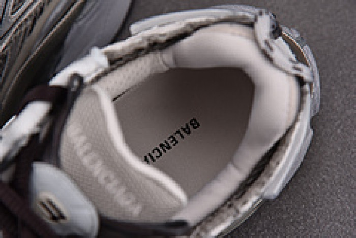 Ba*len*cia*ga Runner 772774 W3RMU 2000