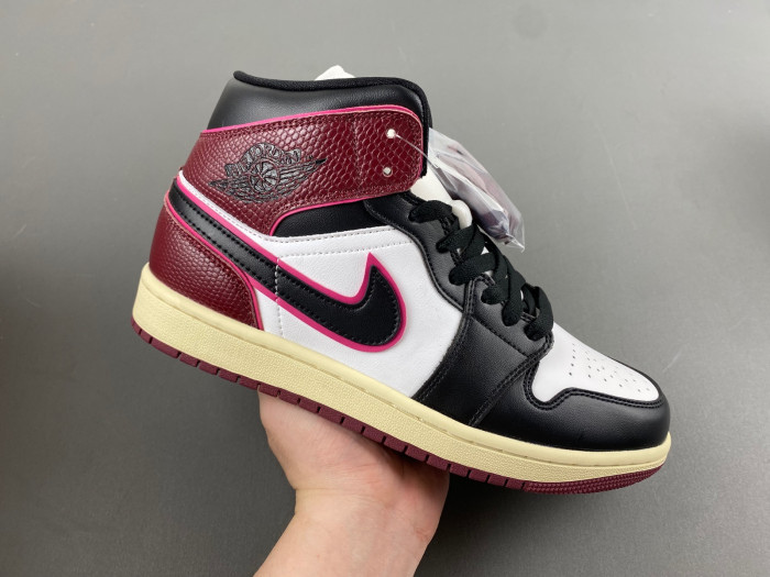 air jordan 1 mid wmns “bordeaux” fq7818-101