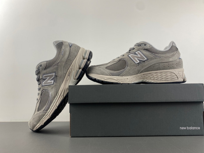 New Balance ML2002RC