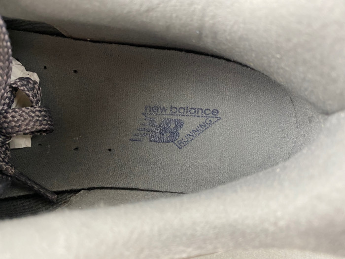 New Balance ML2002RA