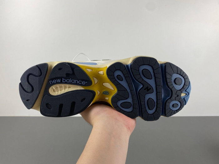 New Balance M1000CAA