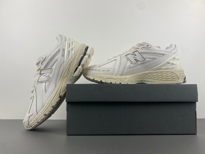 New Balance M1906RWW