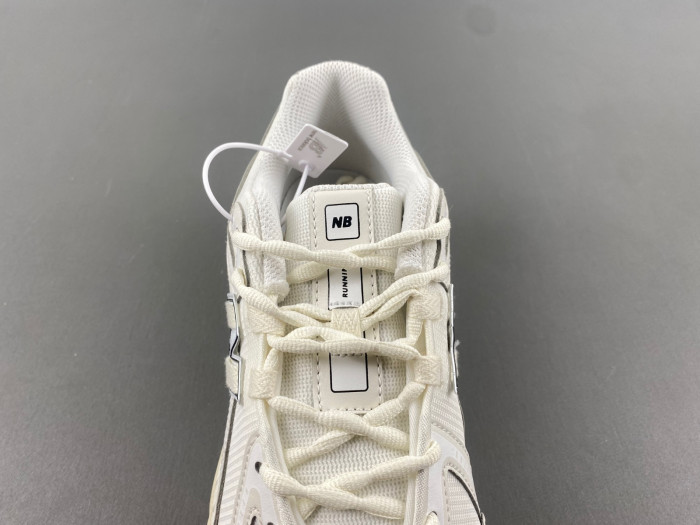 New Balance M1906RWW