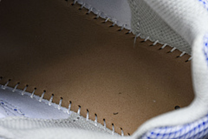 Off-White c/o Virgil Abloh