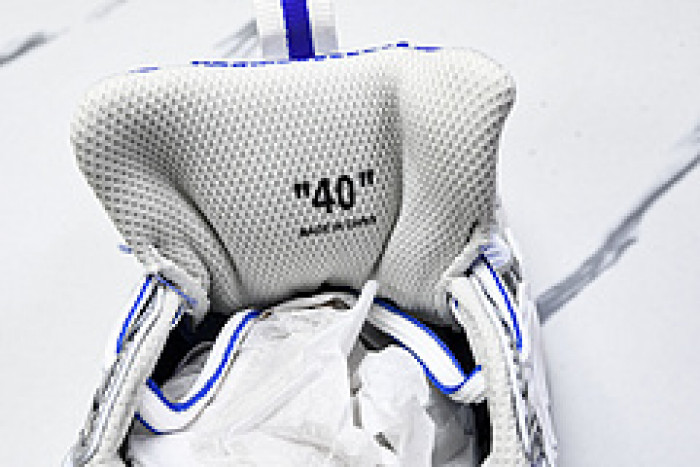 Off-White c/o Virgil Abloh