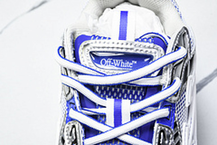 Off-White c/o Virgil Abloh