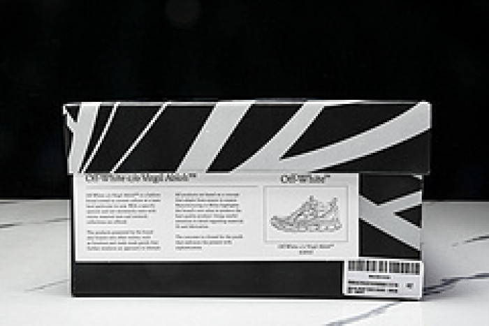 Off-White c/o Virgil Abloh