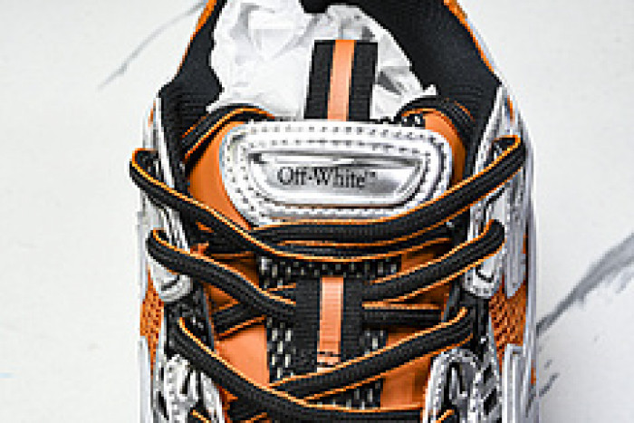 Off-White c/o Virgil Abloh