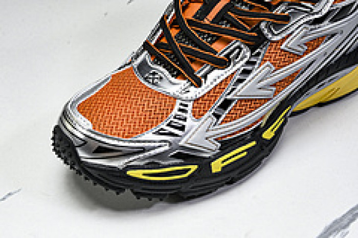 Off-White c/o Virgil Abloh