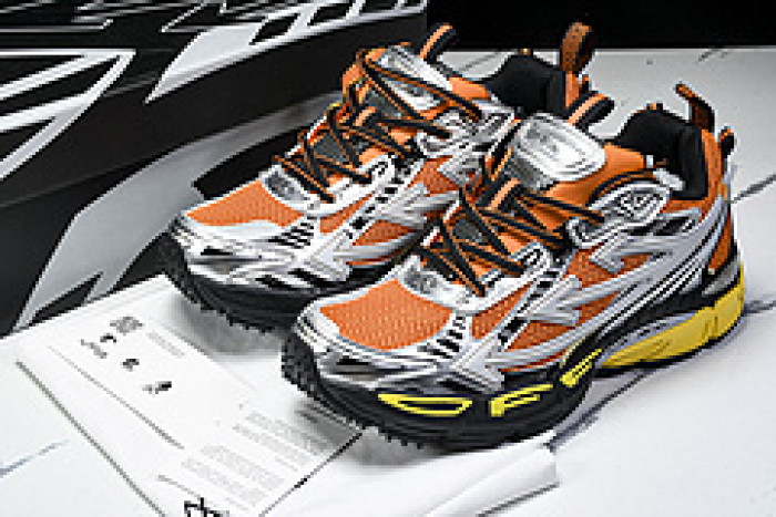 Off-White c/o Virgil Abloh