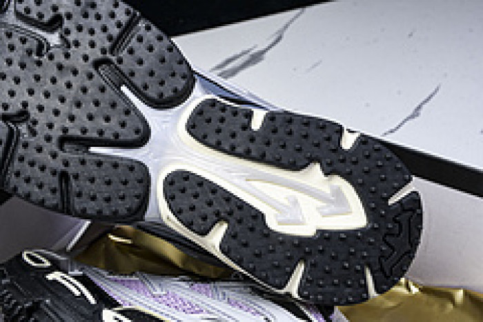 Off-White c/o Virgil Abloh