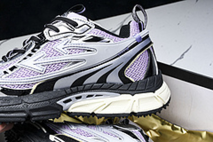 Off-White c/o Virgil Abloh