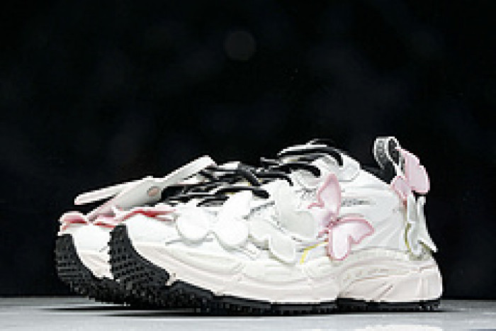 Off-White c/o Virgil Abloh