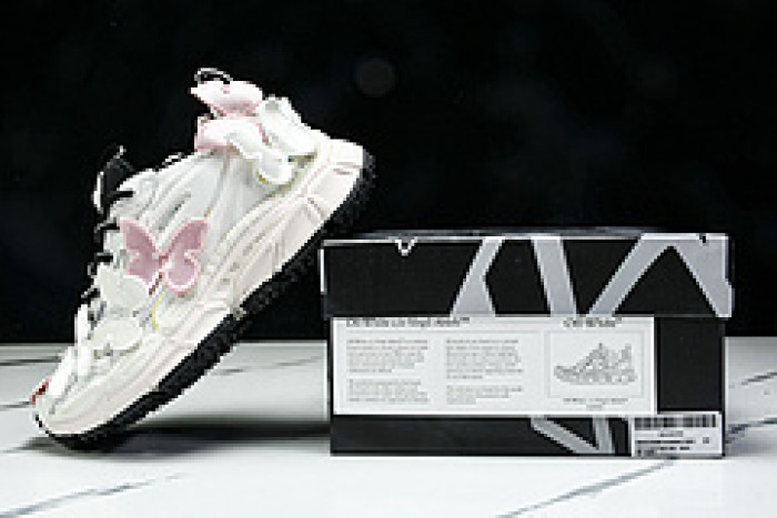 Off-White c/o Virgil Abloh